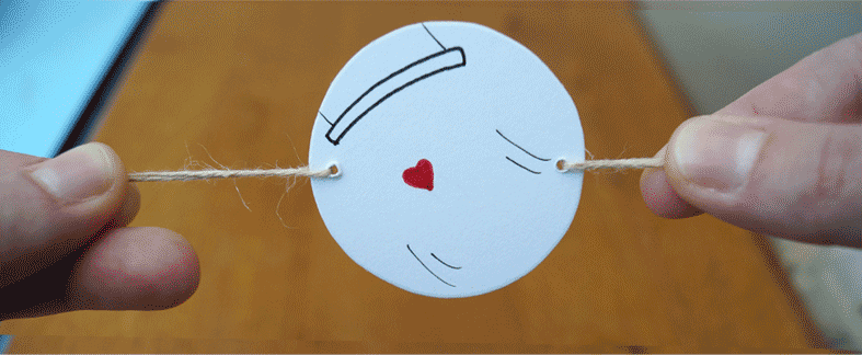 Au-fil-de-la-vie-pour-en-tracer-l-essentiel_helene-goddyn_thaumatrope-ou-roue-a-miracle-attrape-coeur-GIF-animé